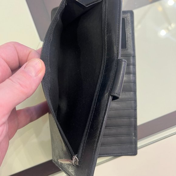 Holt Renfrew Brand Black Soft Genuine Soft Leather Passport Wallet! - Picture 10 of 10